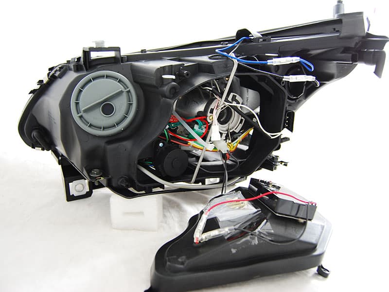 Predné svetlá BMW E60 E61 03-04 Xenón D2S CCFL Black – náhľad 2