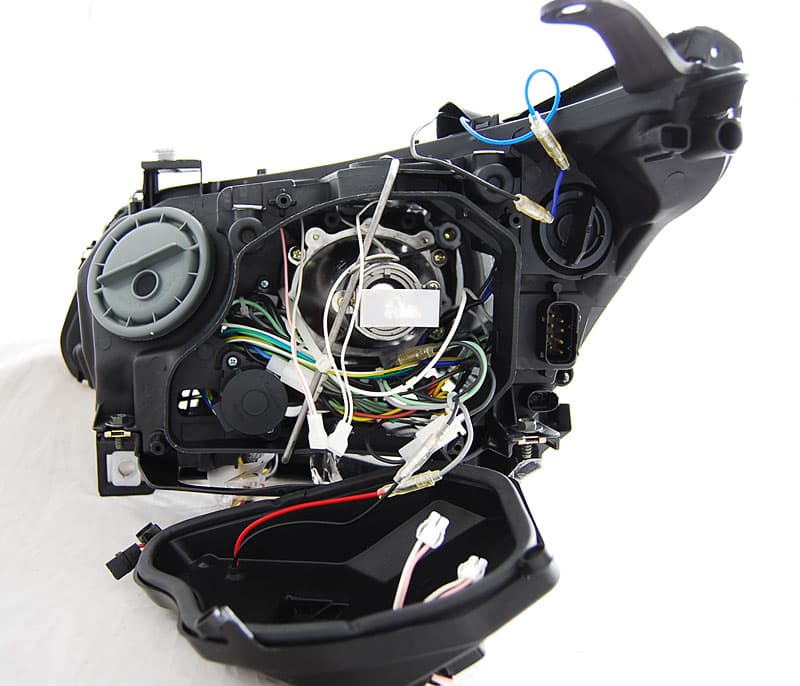Predné svetlá BMW E60 E61 Xenón CCFL Angel Eyes Black – náhľad 2