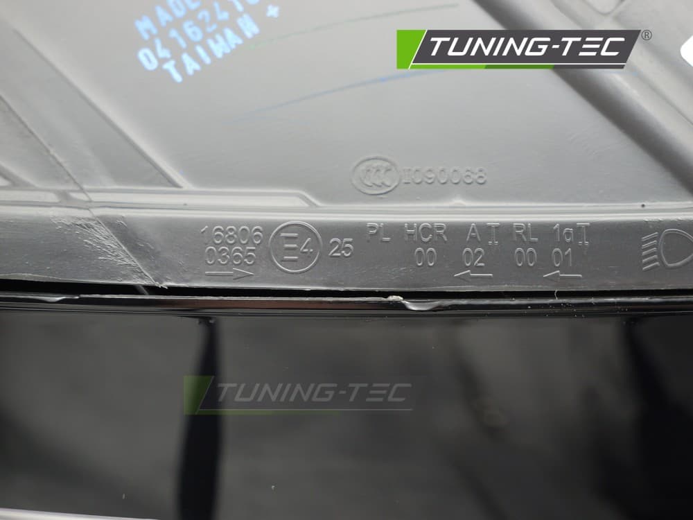 Predné svetlo VW Jetta 11-14 pravé TYC – náhľad 4